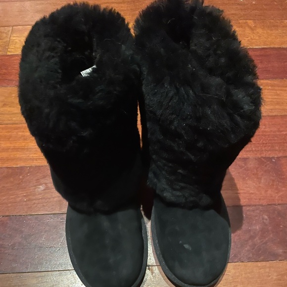 Ugg boots size 7 - Picture 1 of 4